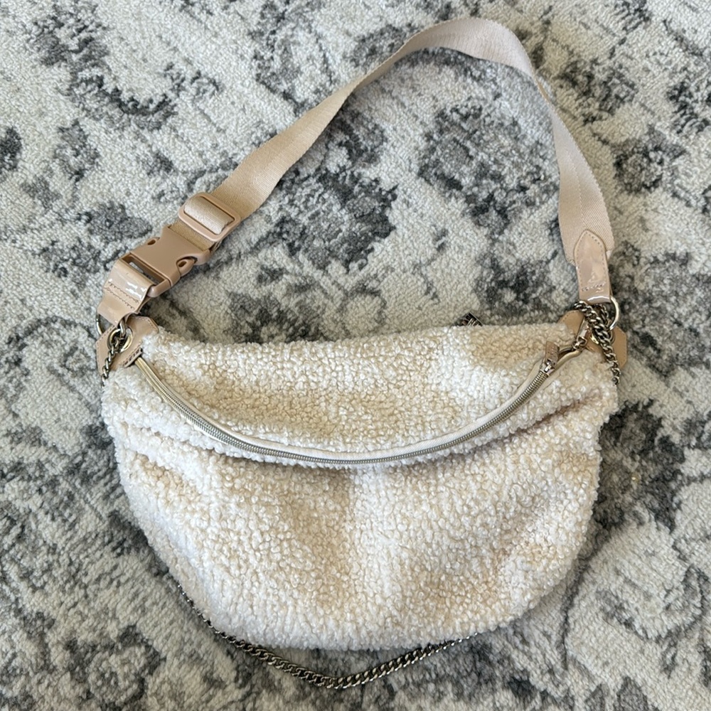 Béis Faux Shearling Fanny Pack | Like New